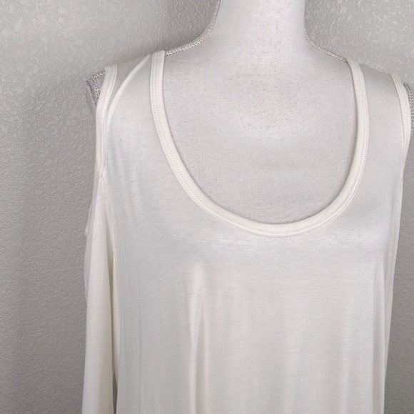 Soprano White Cold Shoulder Long Sleeve Flowy Top Size 2X New with tags! - Picture 2 of 8